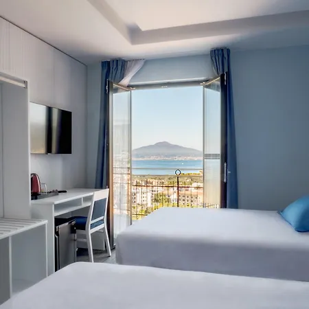 Hotel Cristina 4*