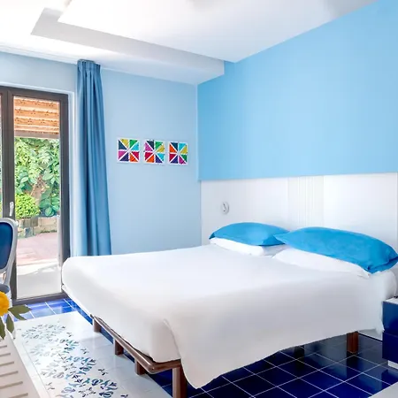 Hotel Cristina 4*