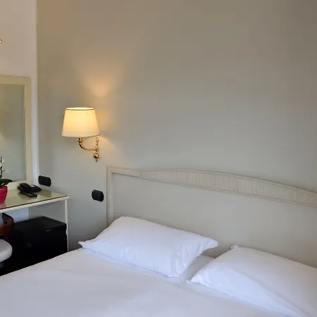 Cristina Hotel