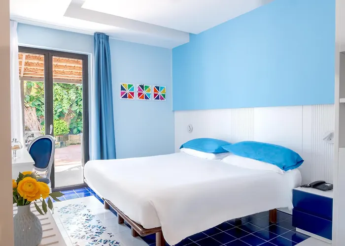 Hotel Cristina 4*