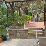 Cristina 4*