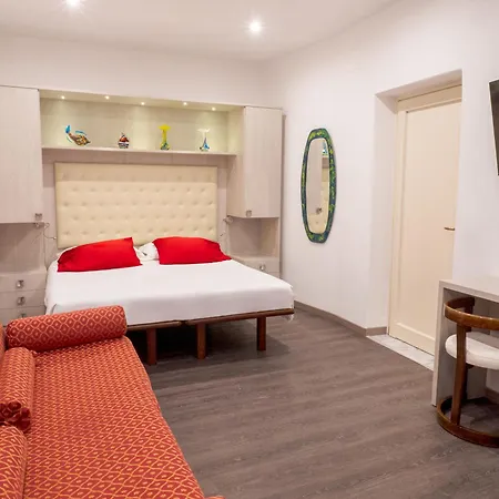 Cristina Hotel