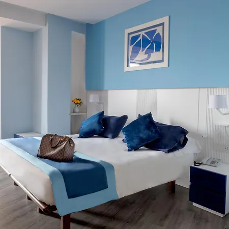 Hotel Cristina 4*