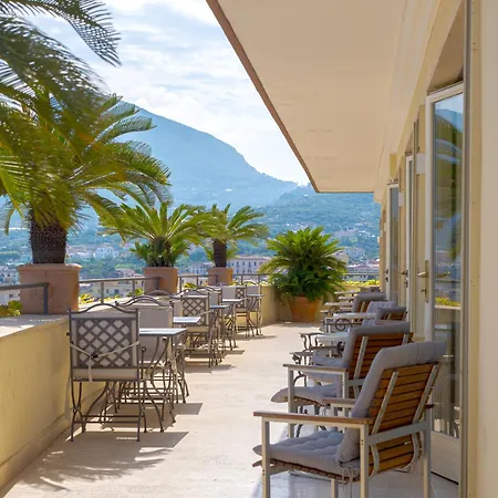 Hotel Cristina 4*
