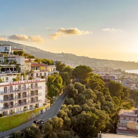 Cristina Hotel 4*
