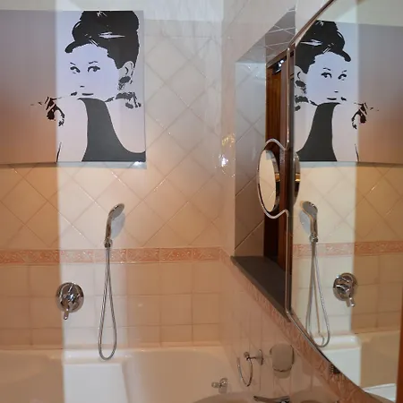 Cristina Hotel 4*