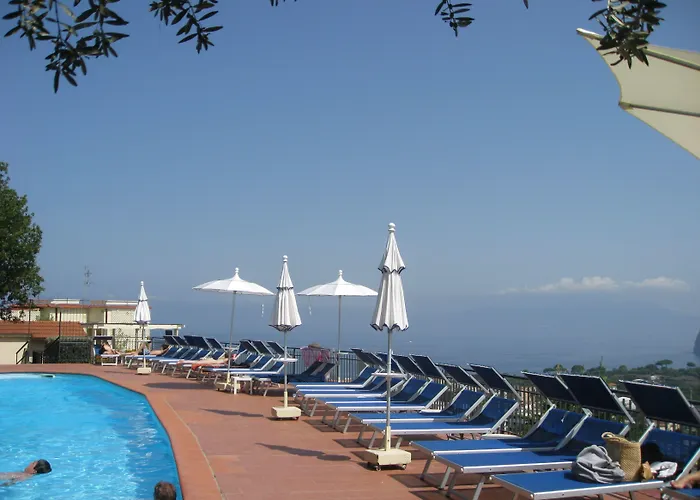 Cristina Hotel 4*